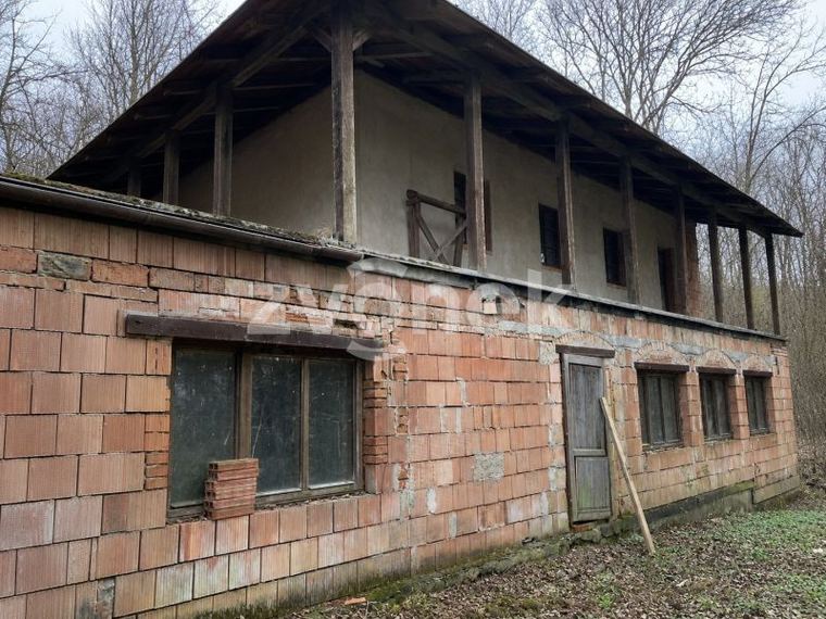 Rekreační chata s pozemky 2,5 ha, Halenkovice